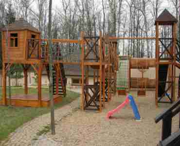 Деревянные детские площадки